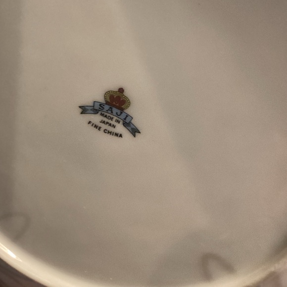 Decorative Plate with Red Roses - Picture 2 of 2